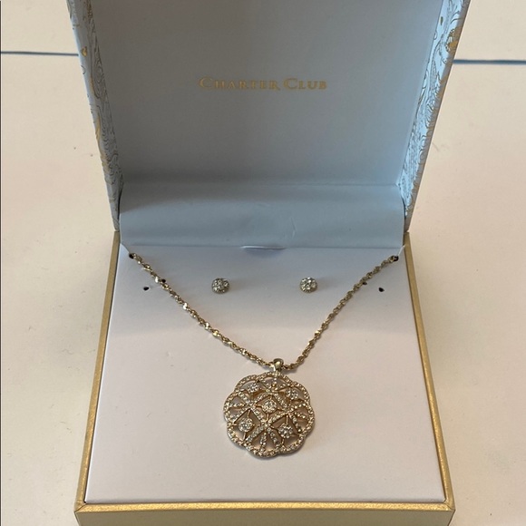 Brand new necklace and matching earrings - Picture 2 of 4